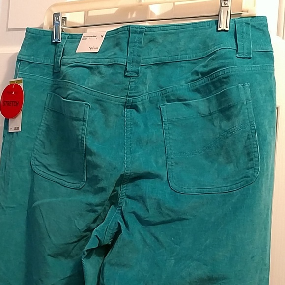 Style & Co - Picture 3 of 5